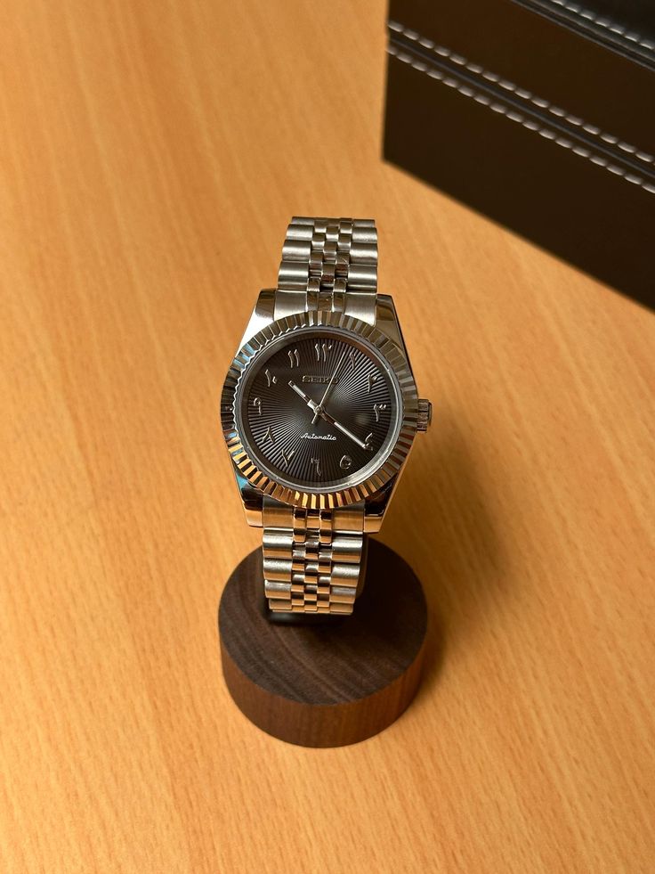 Arabic Textured Dial Black